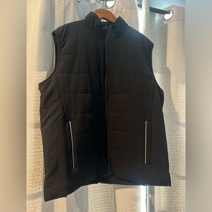 Men’s large black reflective vest.